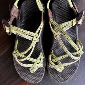 Womens Chaco Sandals Size 8 Green Brown Like New